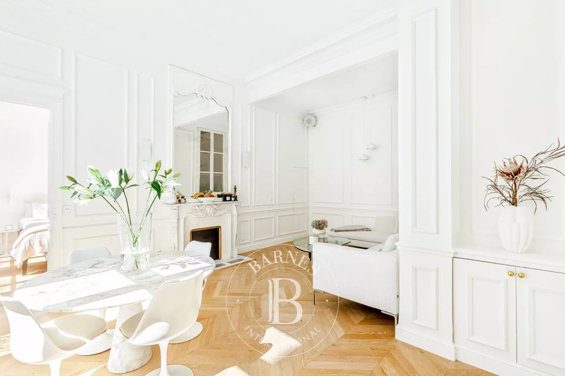 Apartment in Palais Royal, Paris 1er Arrondissement, Paris 2 - 18319643