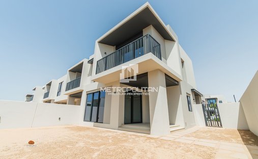 Townhouse in Al Furjan, Dubai, United Arab Emirates 1