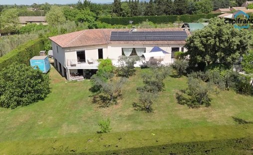 House in Taillades, Provence-Alpes-Côte d'Azur, France 1