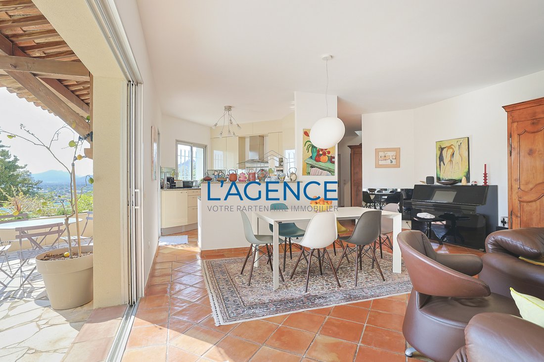 Villa in Hyeres, Provence-Alpes-Côte d'Azur, France 5 - 17497274