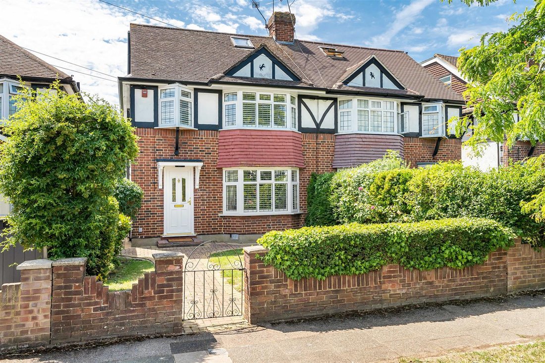 House in Kingston Upon Thames, Royal Borough of Kingston upon Thames, England 1 - 18320852