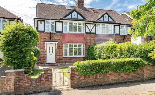House in Kingston Upon Thames, Royal Borough of Kingston upon Thames, England 1