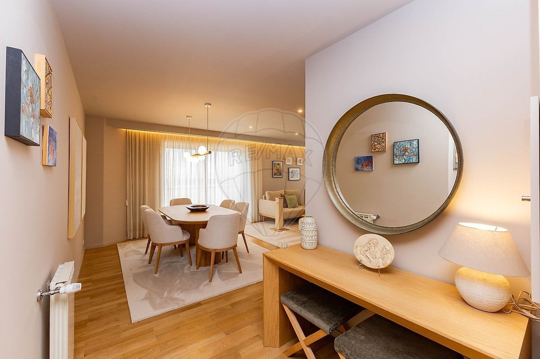Apartment in Mafamude e Vilar do Paraiso, Porto District, Portugal 5 - 18319044