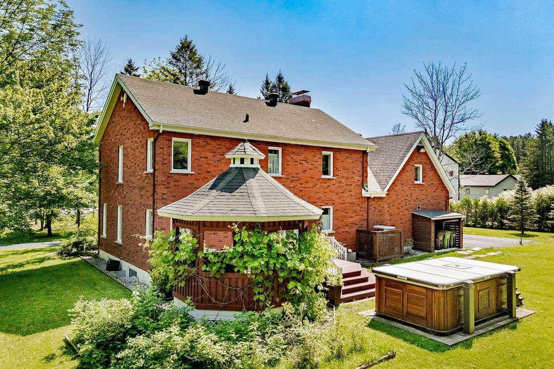 House in Sherbrooke, Quebec, Canada 5 - 17749881