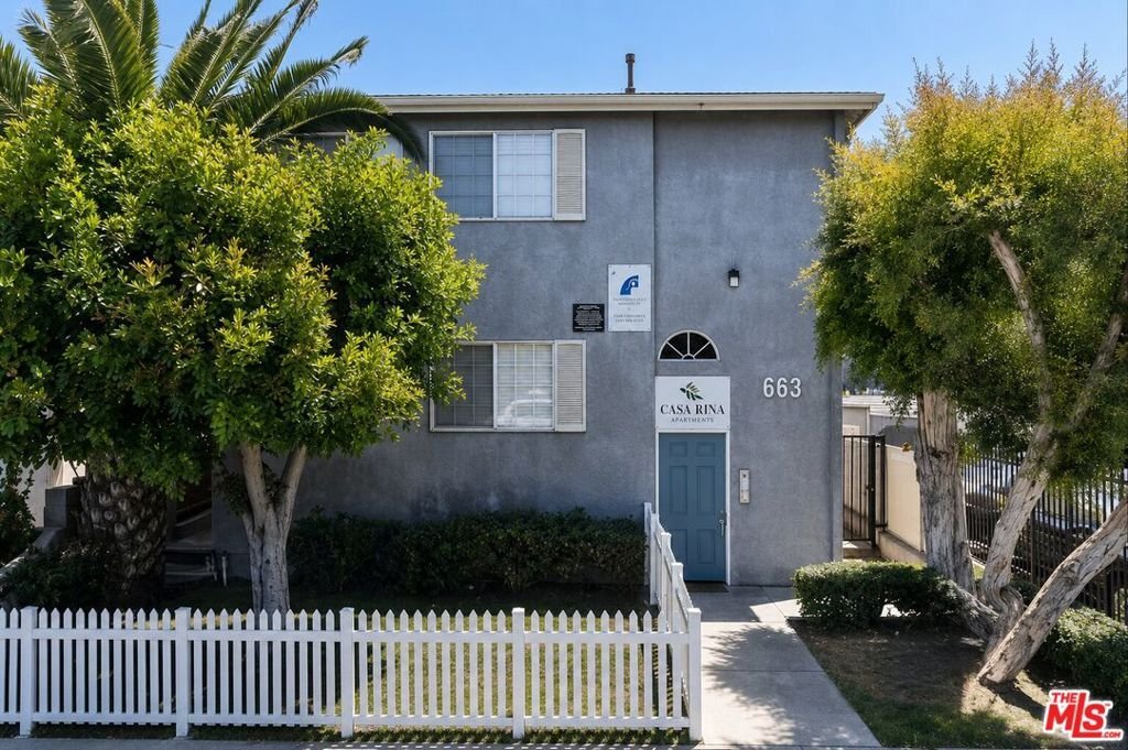 Los Angeles, California, United States 1 - 18315782