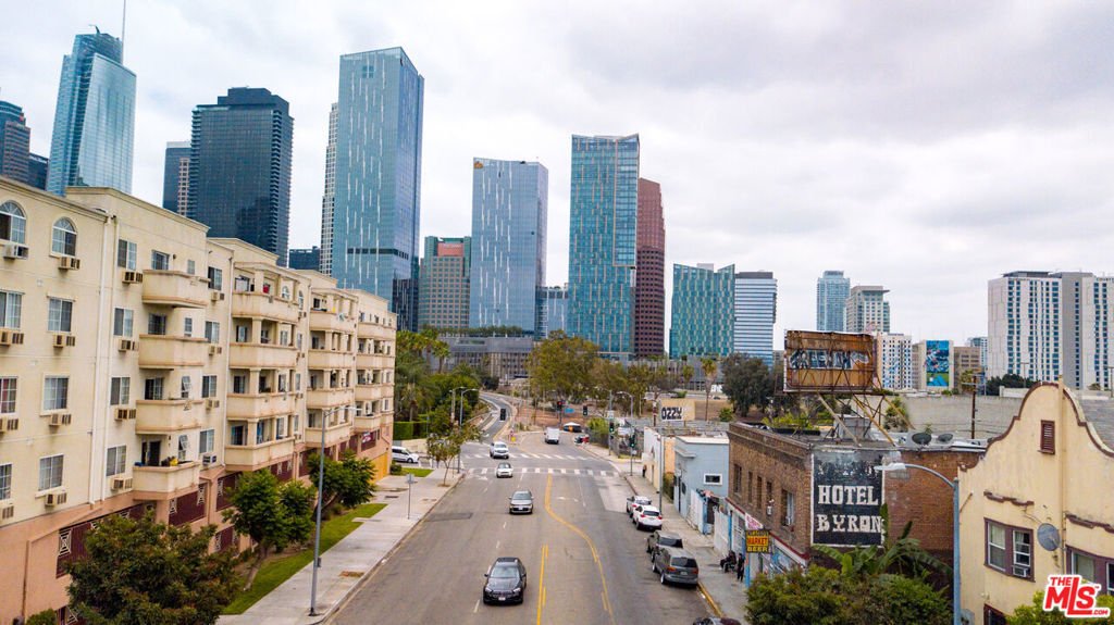 Los Angeles, California, United States 3 - 18321751