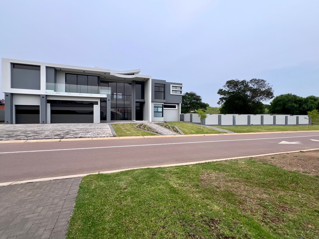 House in Six Fountains Residential Estate, Gauteng, South Africa 1 - 17054775