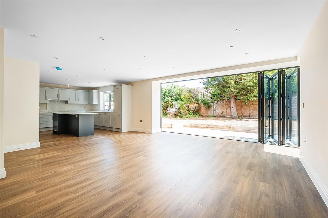 Bungalow à Surrey, Angleterre 3 - 18318060