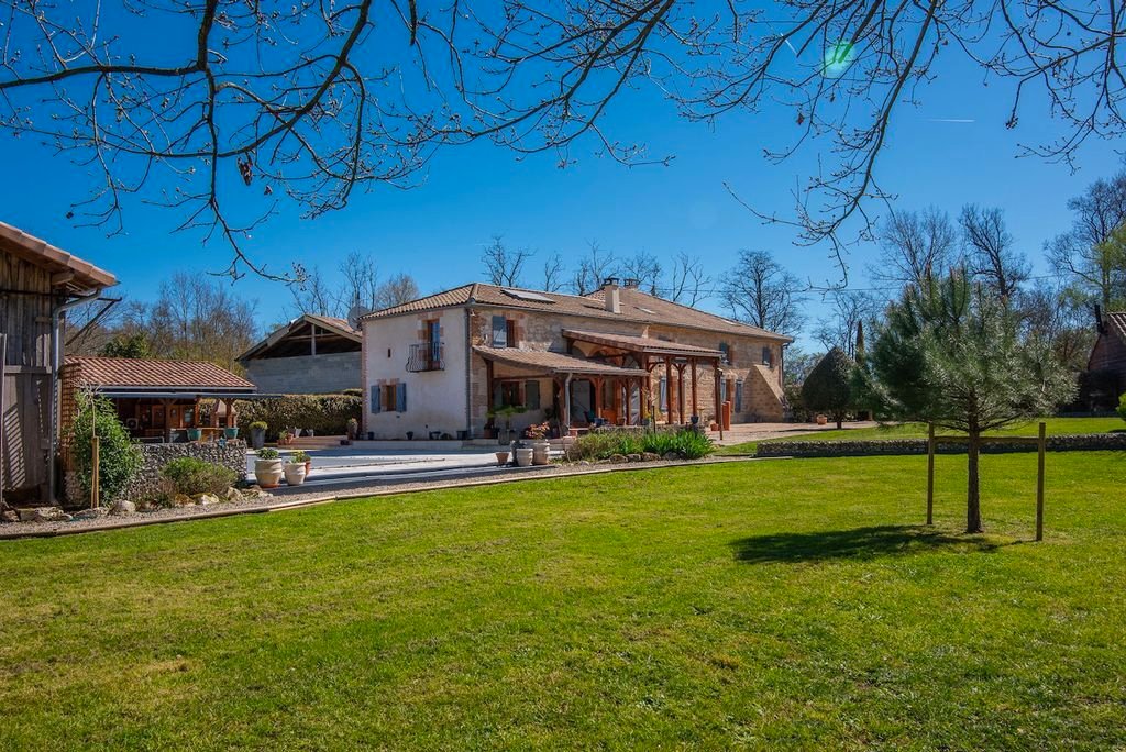 Country House in Saint-Nicolas-de-la-Grave, Occitania, France 5 - 18323164