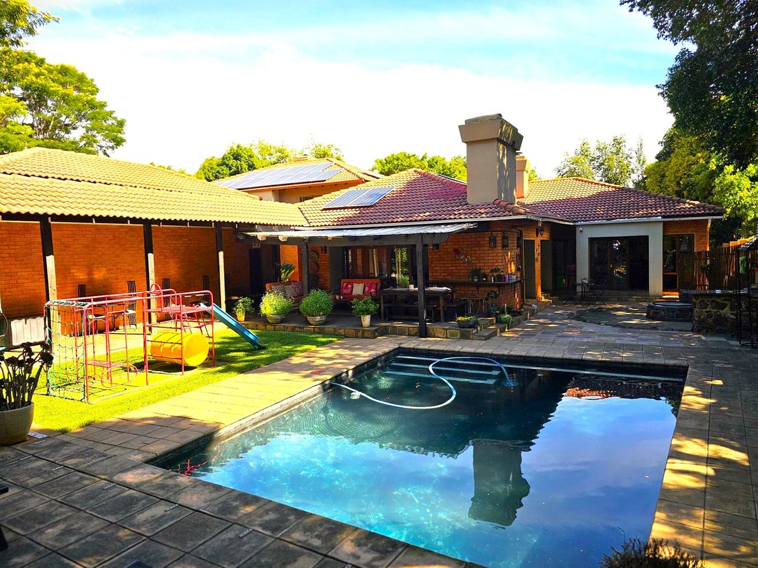 House in Waterkloof, Gauteng, South Africa 4 - 17155695