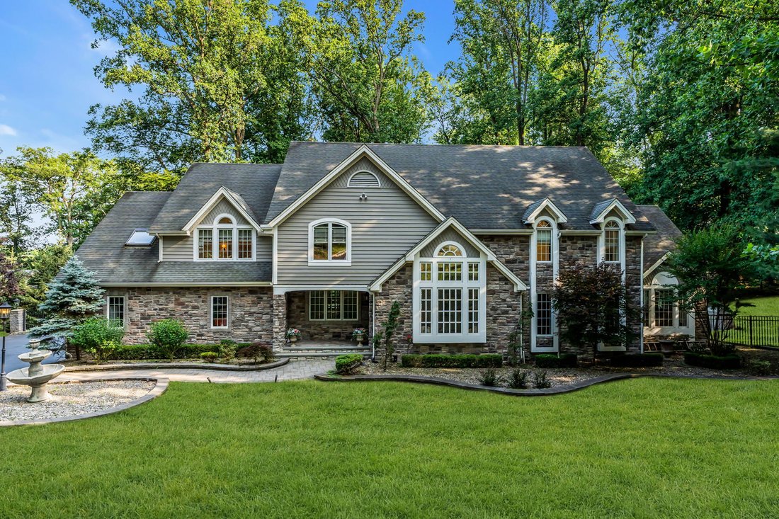 House in Holmdel, New Jersey, United States 2 - 18320111