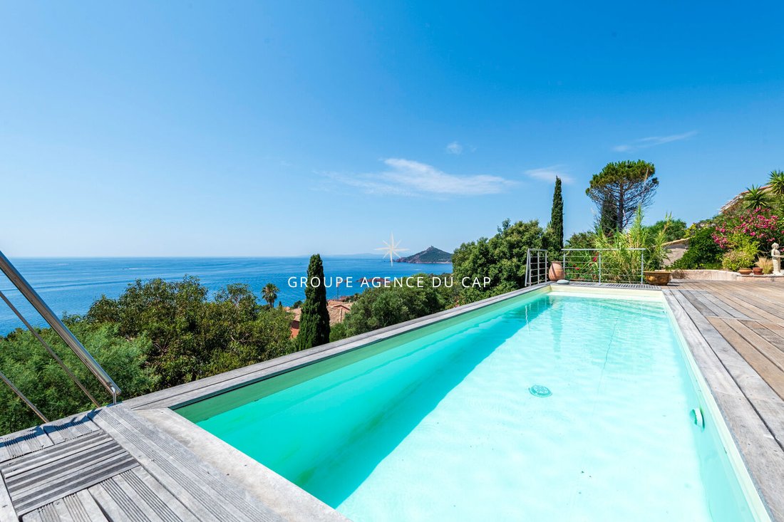 Villa in Le Dramont-Agay-Anthéor-Le Trayas, Saint-Raphaël, France 2 - 18252435