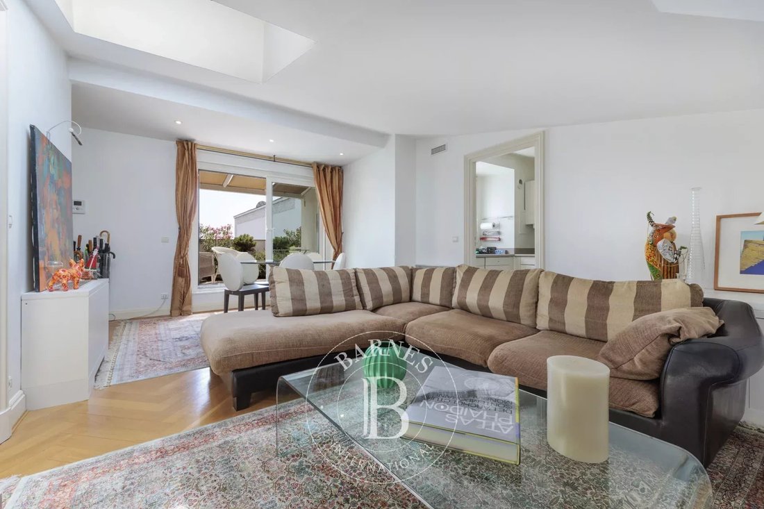 Apartment in Saint Philippe du Roule, Paris 8e Arrondissement, Paris 1 - 18319637