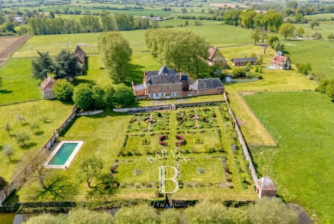 Estate in Centre Ville, Gournay-en-Bray, France 1 - 17837607