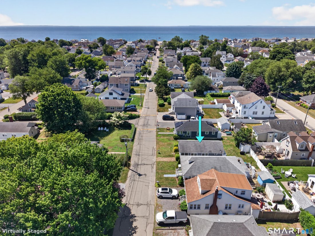 House in Lyme, Connecticut, United States 5 - 18321979