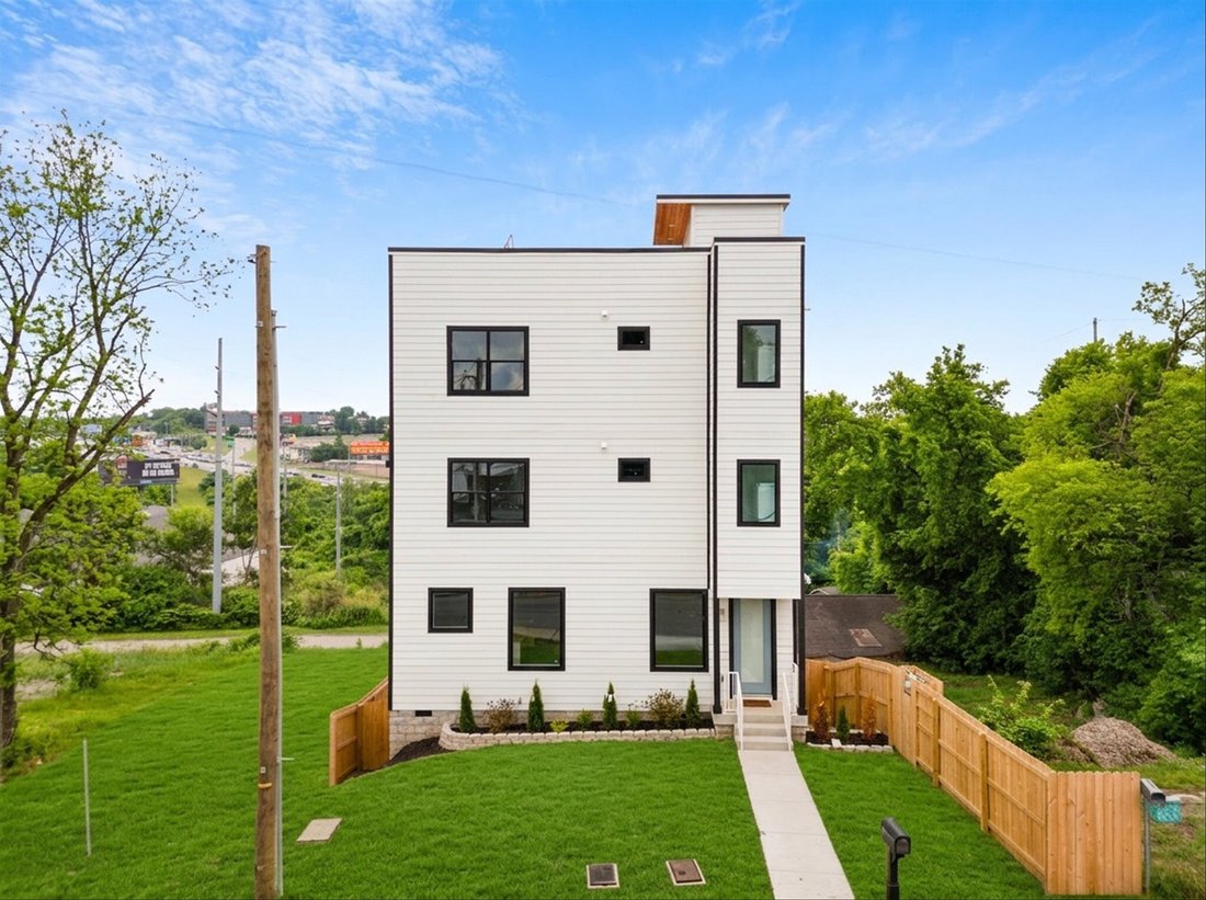 Co Op in Nashville, Tennessee, United States 2 - 18306704