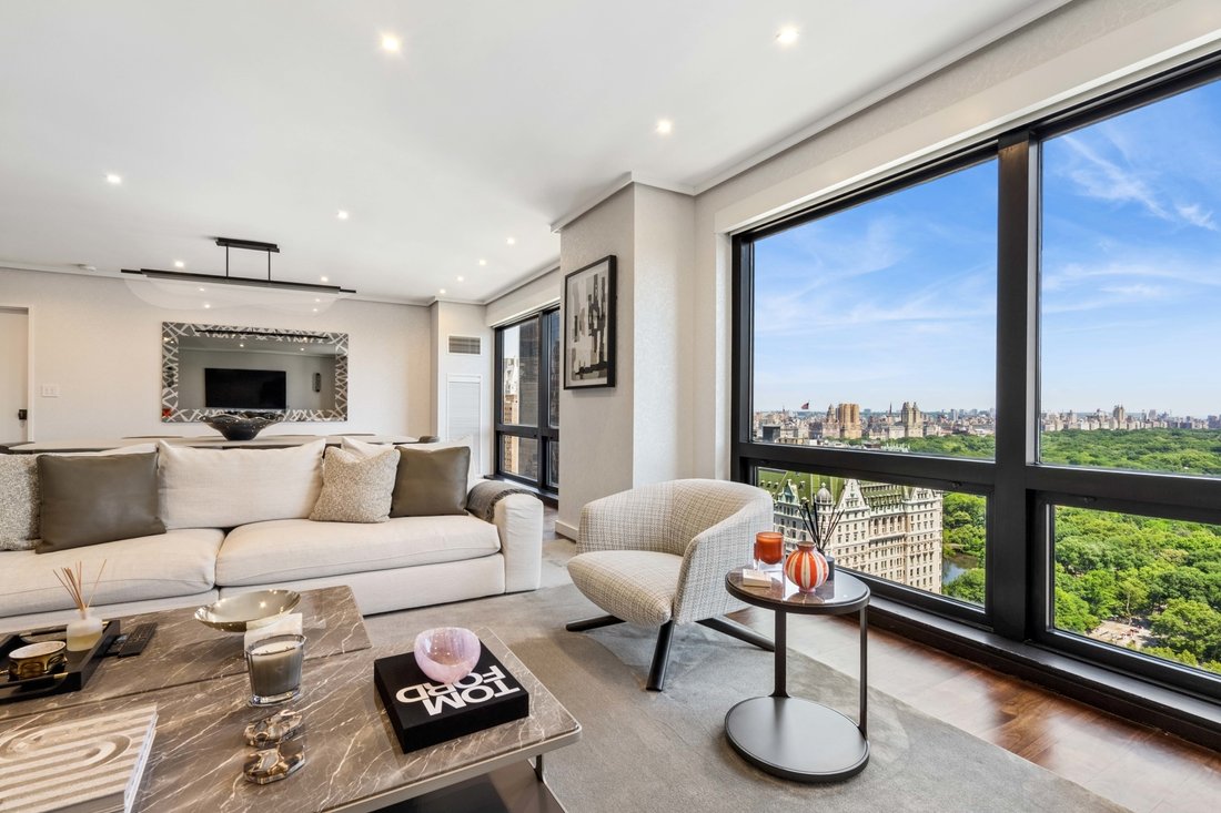 New York, New York, United States 3 - 18322975