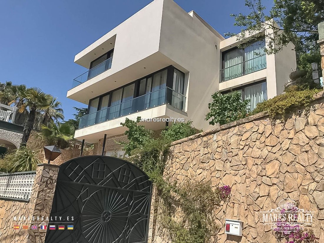 Villa in Lloret de Mar, Catalonia, Spain 3 - 18319811