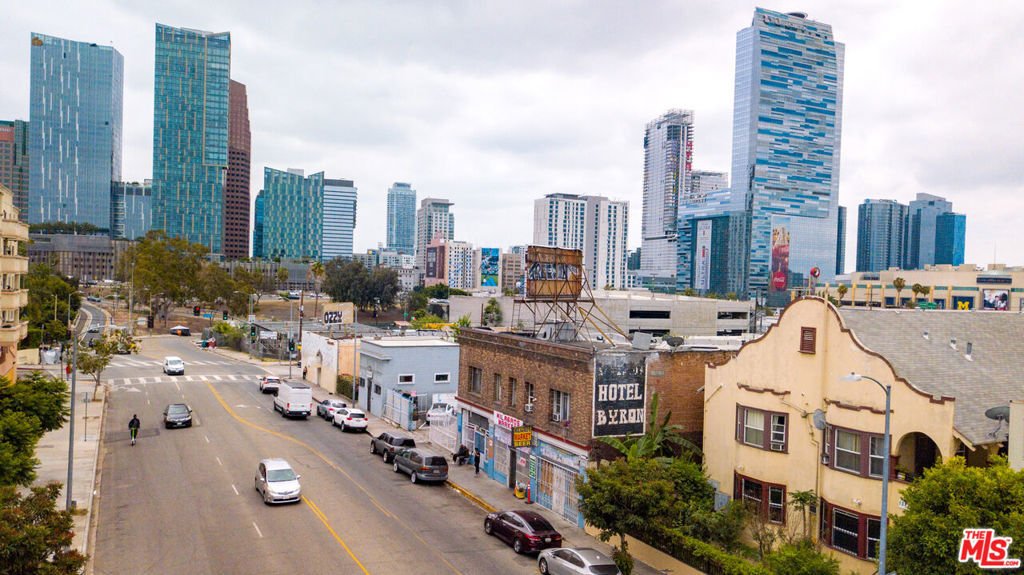Los Angeles, California, United States 2 - 18321751