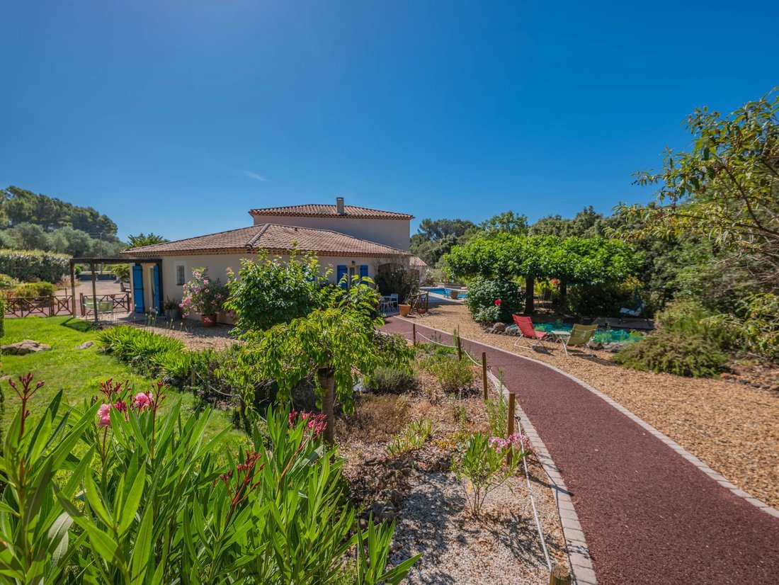 Villa in Ouest, Lorgues, France 1 - 18319758