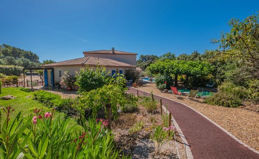 Villa in Ouest, Lorgues, France 1