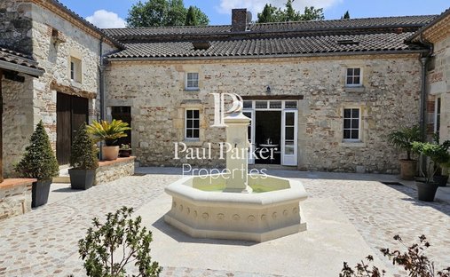 House in Penne-d'Agenais, Nouvelle-Aquitaine, France 1