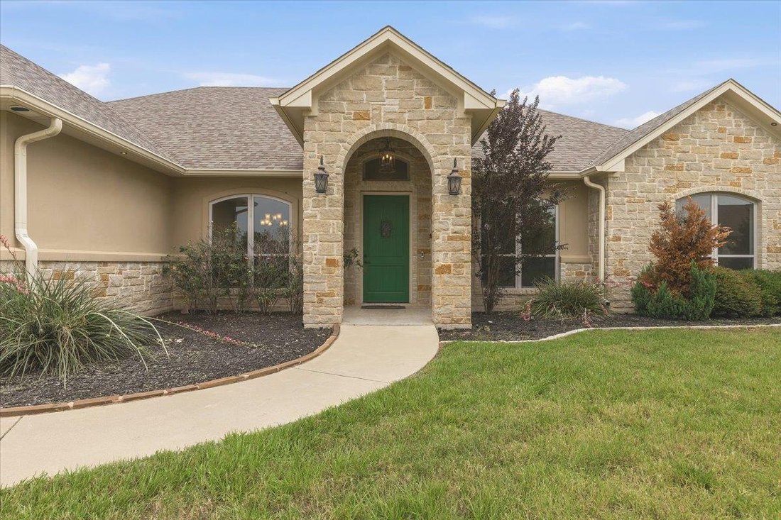House in Bastrop, Texas, United States 5 - 18318367