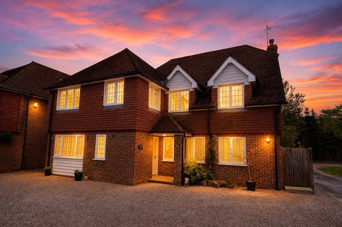 House in Three Bridges, Crawley, England 5 - 18323148