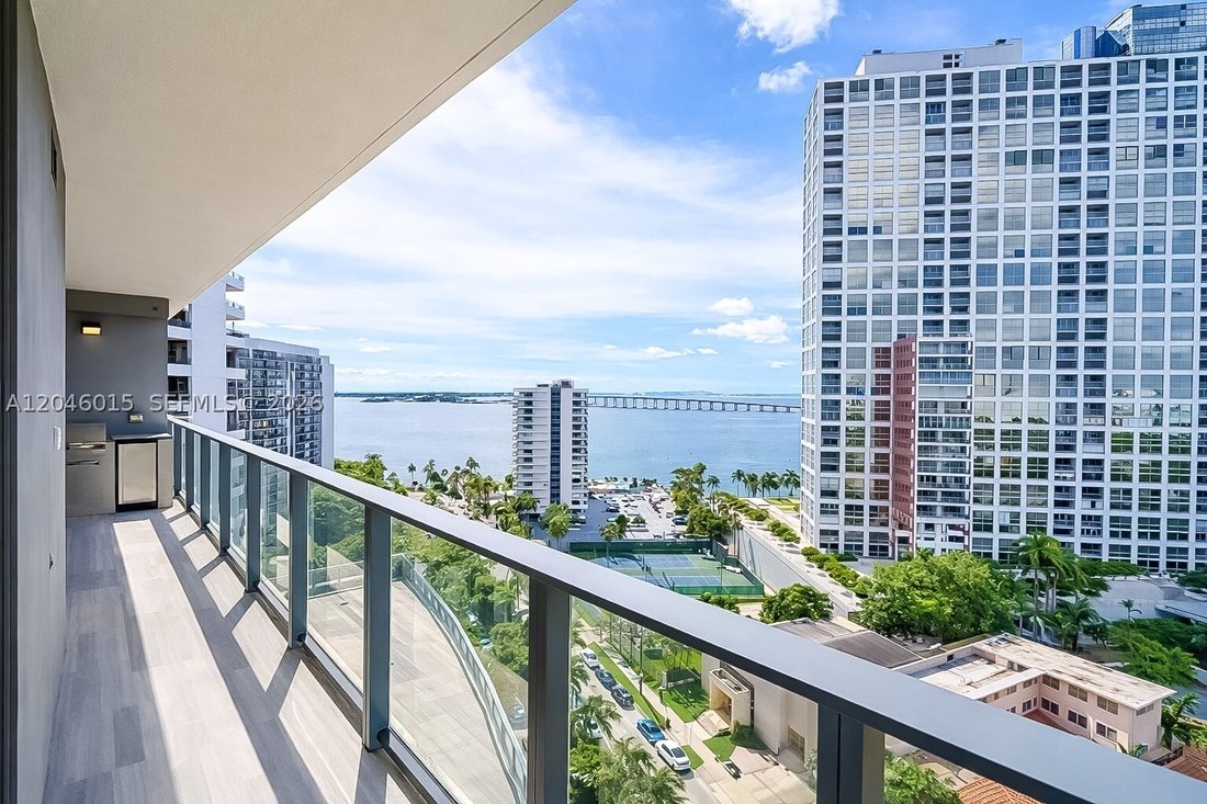 Condo in Miami, Florida, United States 4 - 18321792