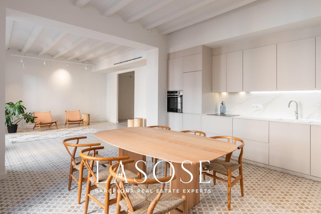 Apartment in Ciutat Vella, Barcelona, Spain 3 - 18319745