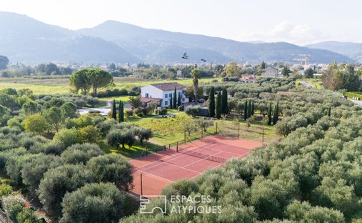 Villa in Est, Solliès-Pont, France 1