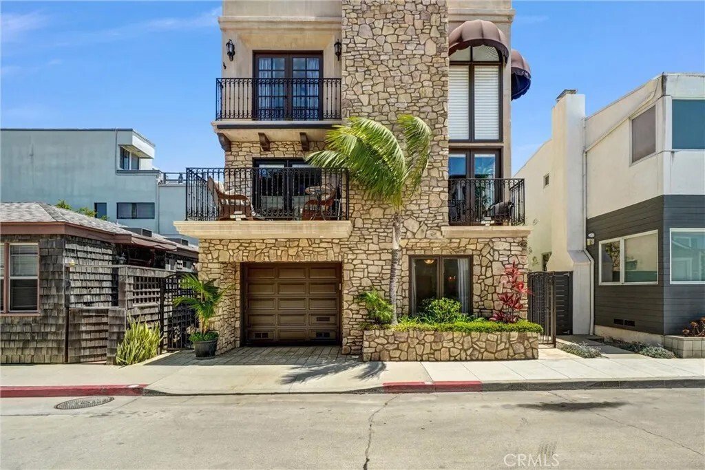 House in Signal Hill, California, United States 2 - 18321922