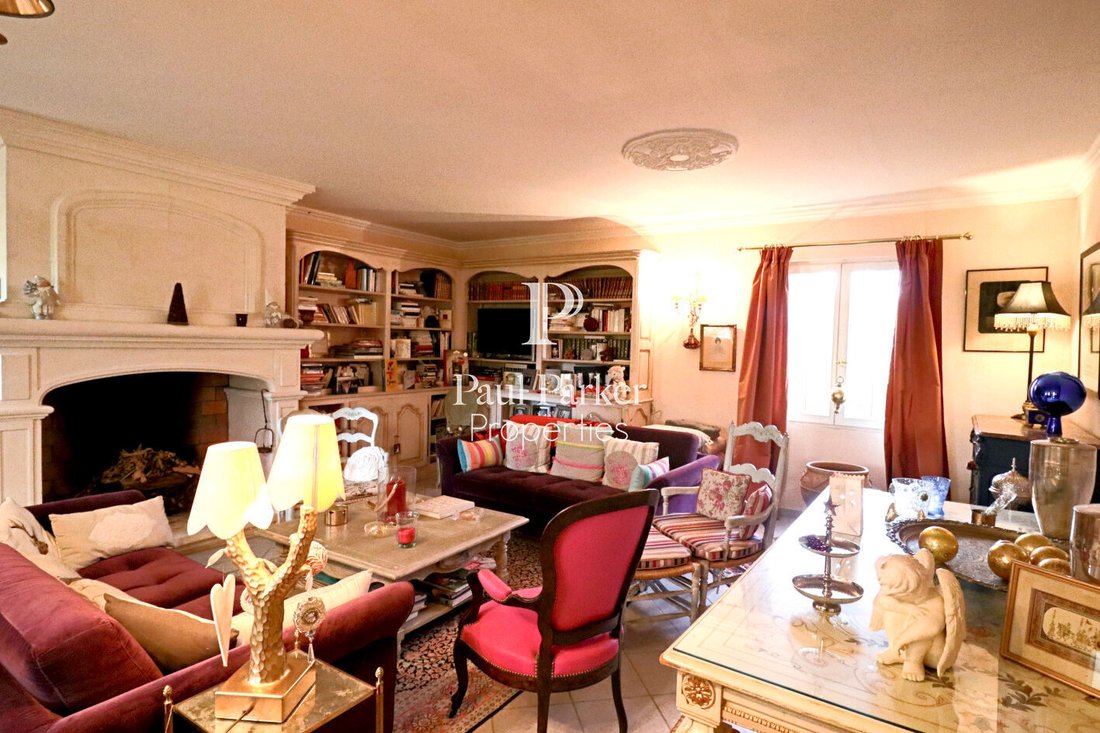 Villa in Caumont-sur-Durance, Provence-Alpes-Côte d'Azur, France 2 - 18323282