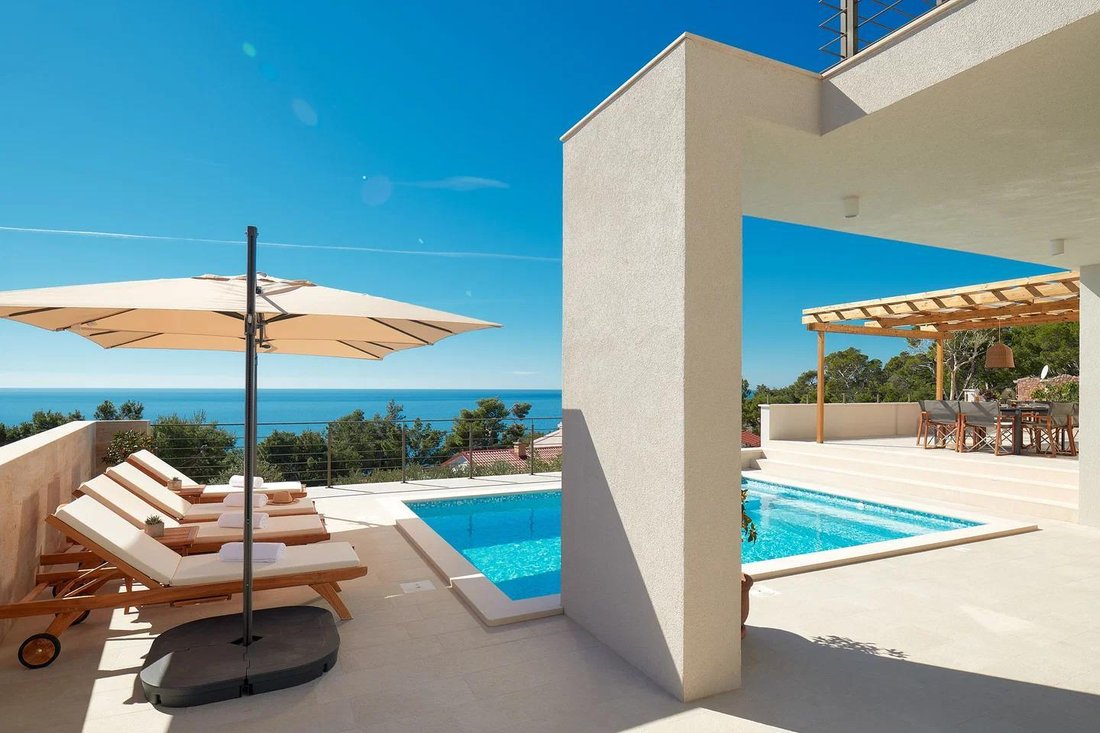 Villa in Velo Grablje, Split-Dalmatia County, Croatia 3 - 15914690