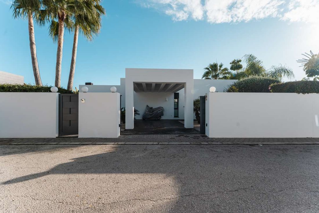 Villa in Alicante, Valencian Community, Spain 2 - 18317935