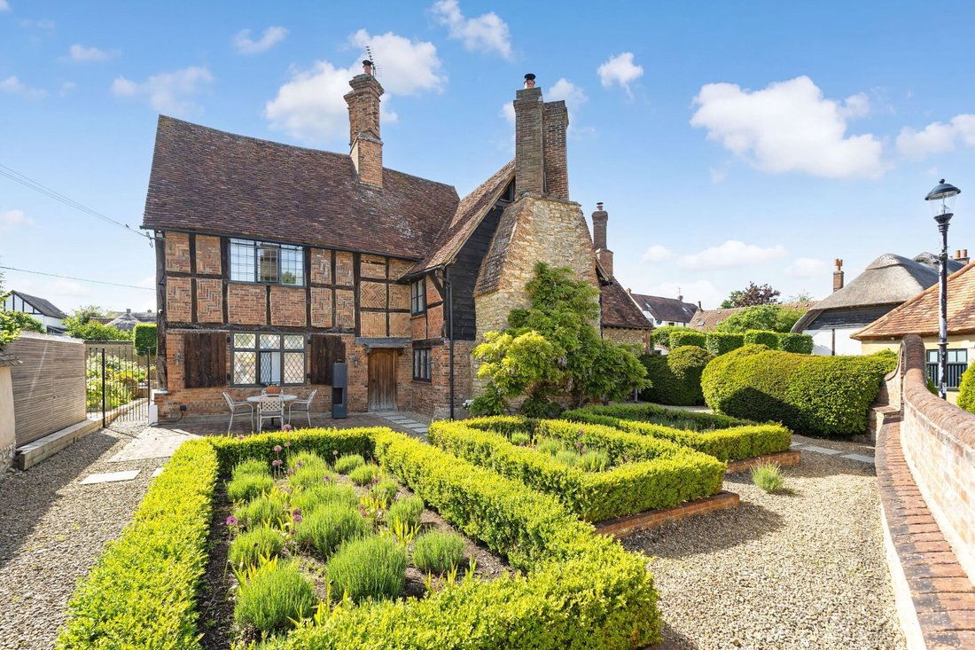 House in Haddenham, England 3 - 18319483