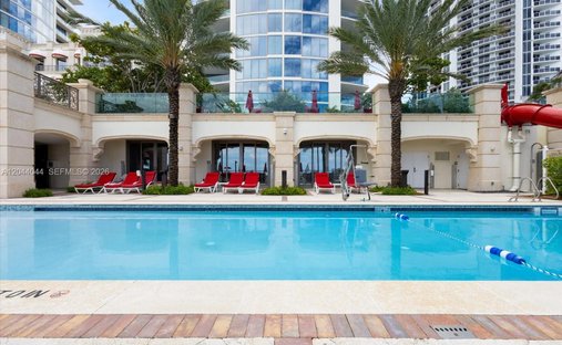 Appartement à Golden Beach, Floride, États-Unis 1