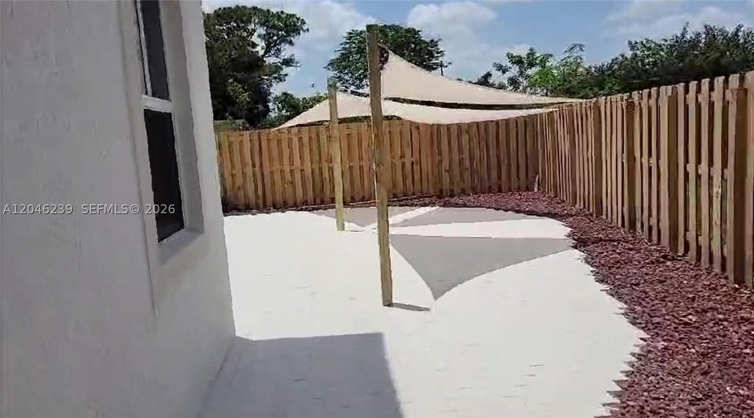 House in Miami, Florida, United States 5 - 18318268