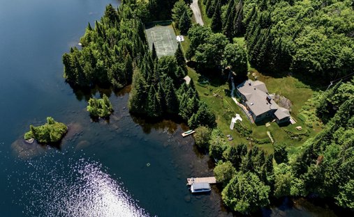House in Ivry-sur-le-Lac, Quebec, Canada 1