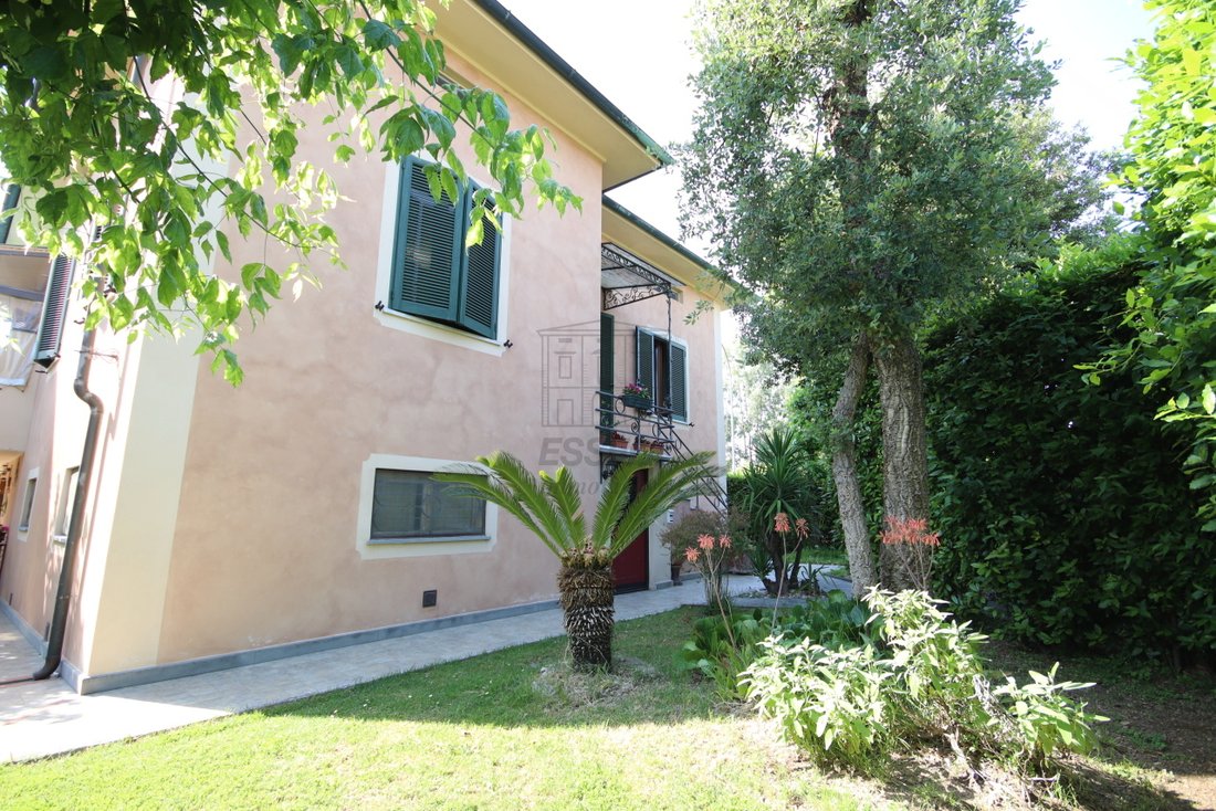 Villa in San Concordio, Lucca, Italy 1 - 18321586