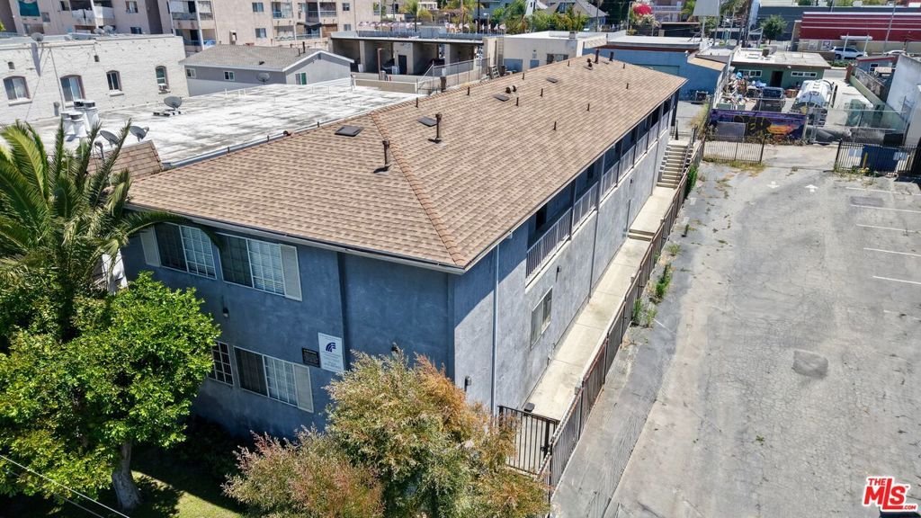 Los Angeles, California, United States 2 - 18315782