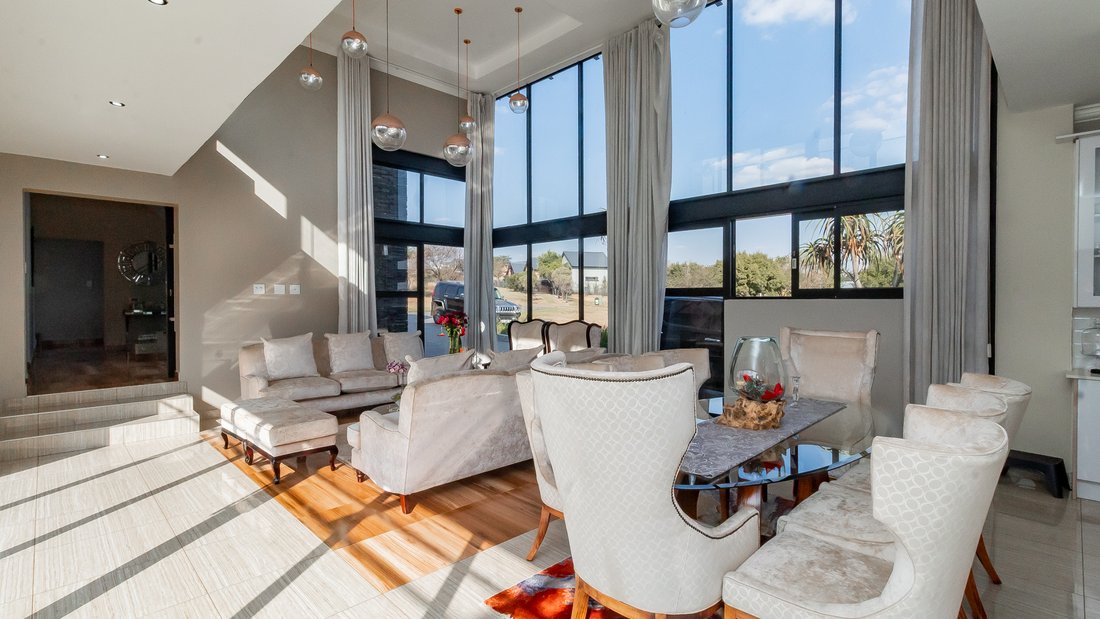 Country House in Mooikloof Glen, Gauteng, South Africa 4 - 18096791