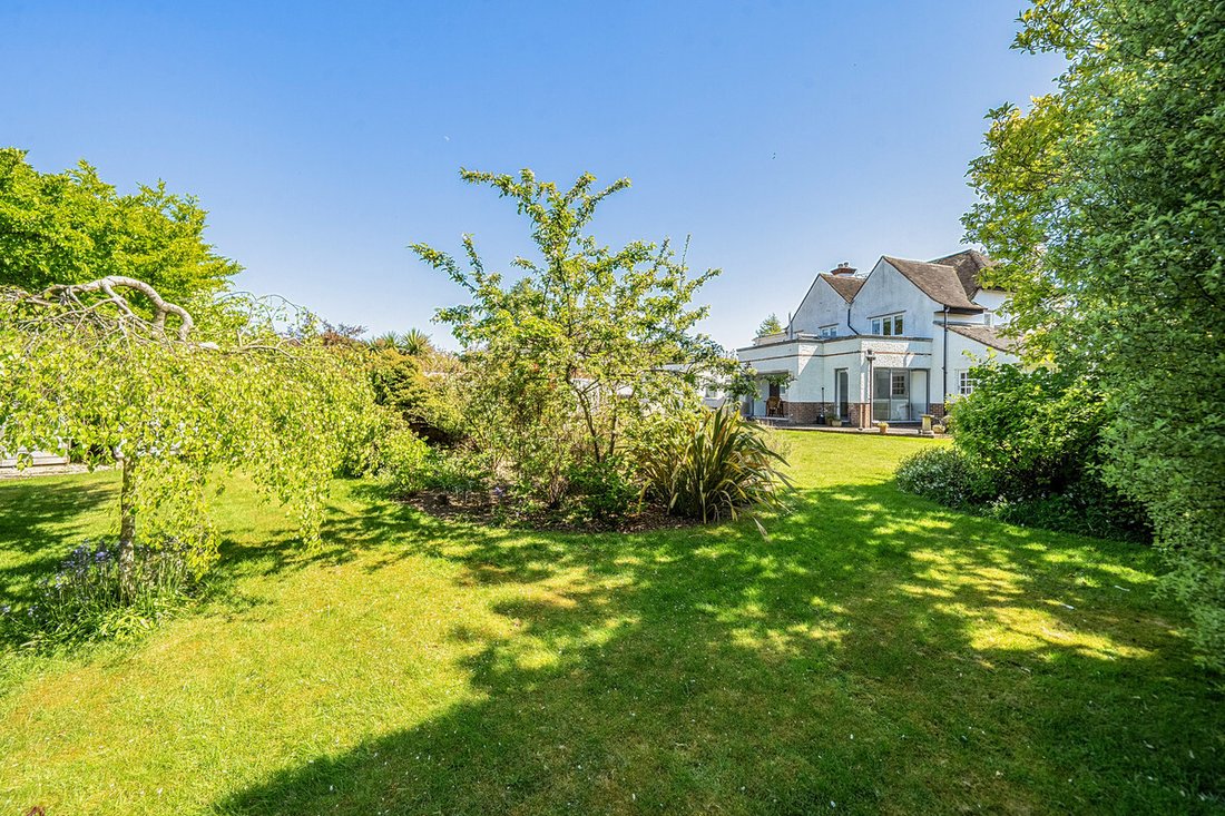 House in Hayling Island, England 4 - 18319903