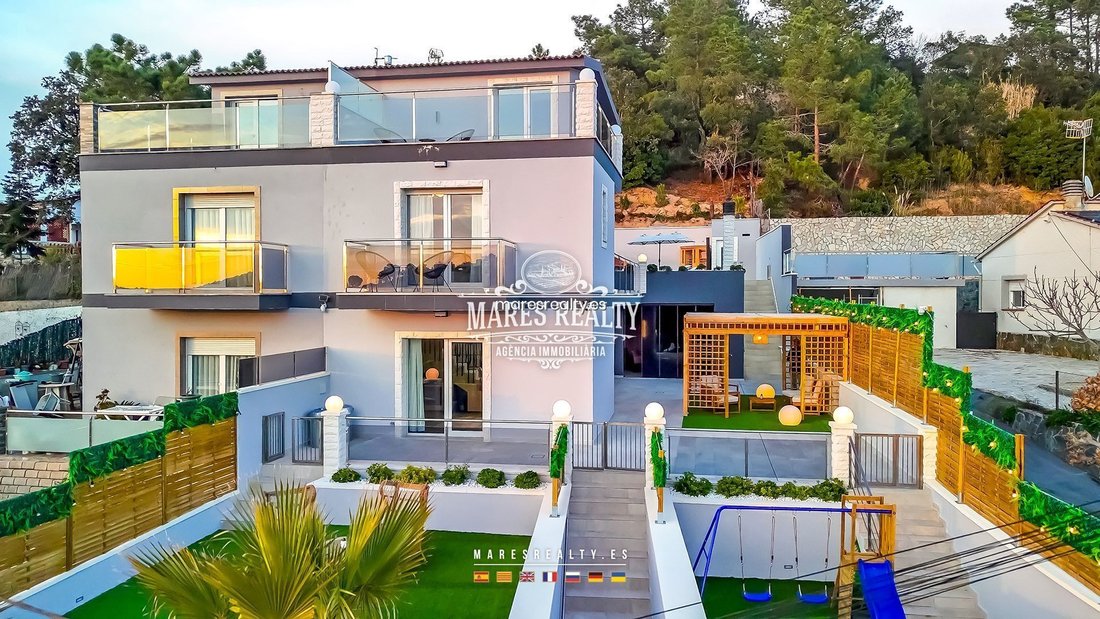 Villa in Vidreres, Catalonia, Spain 4 - 18319873