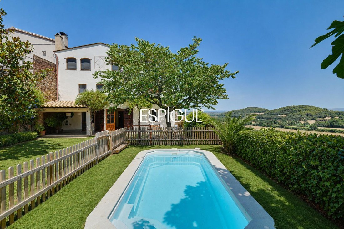 Villa in la Bisbal d'Emporda, Catalonia, Spain 2 - 18322631
