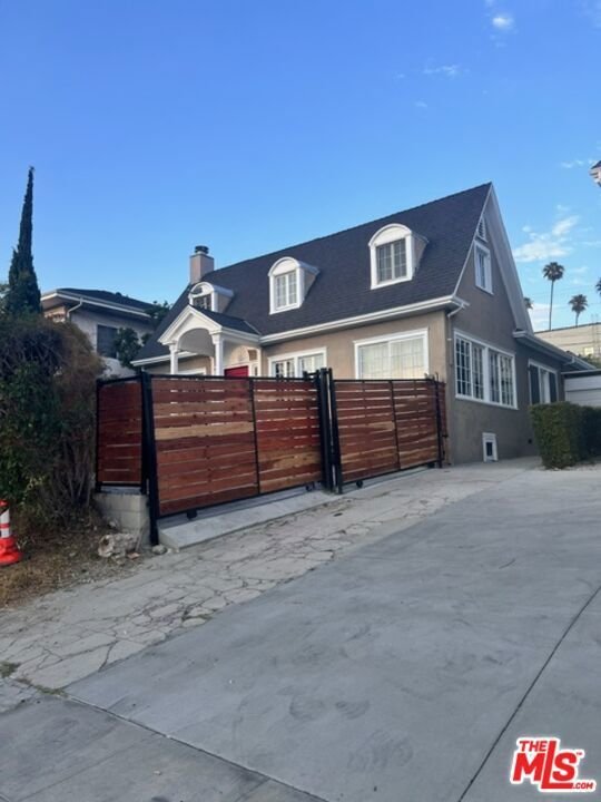 House in Los Angeles, California, United States 1 - 18321757