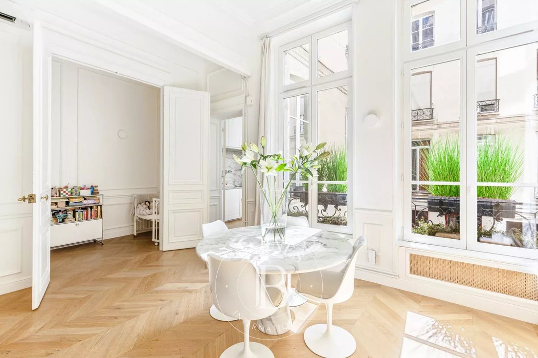 Apartment in Palais Royal, Paris 1er Arrondissement, Paris 4 - 18319643