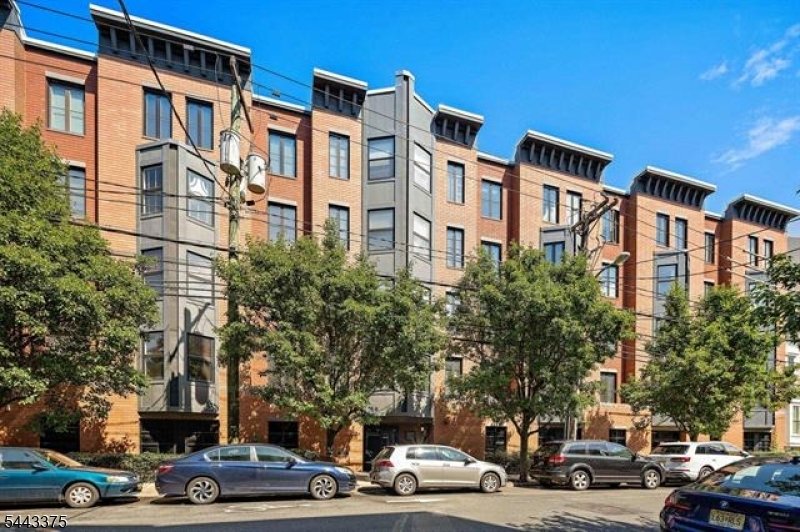 Condo in Hoboken, New Jersey, United States 1 - 18320324