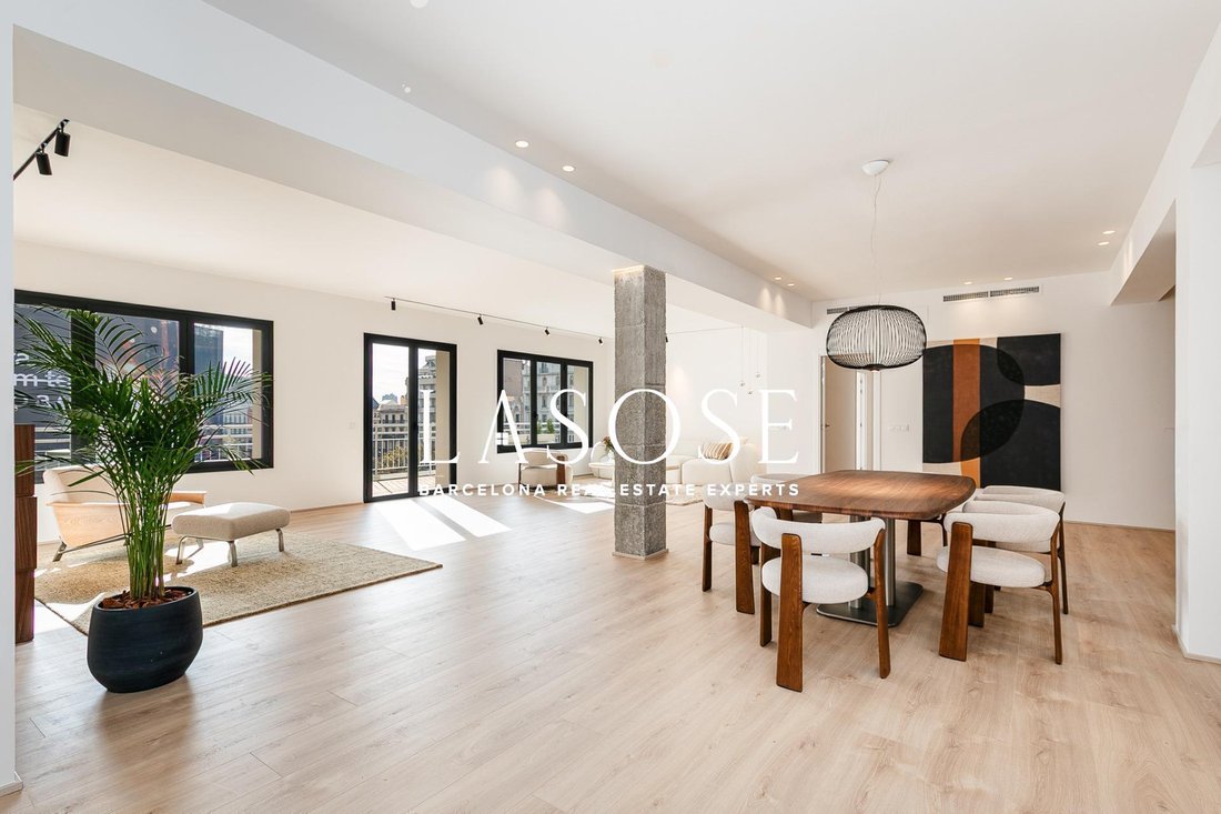 Apartment in Eixample, Barcelona, Spain 2 - 18319753