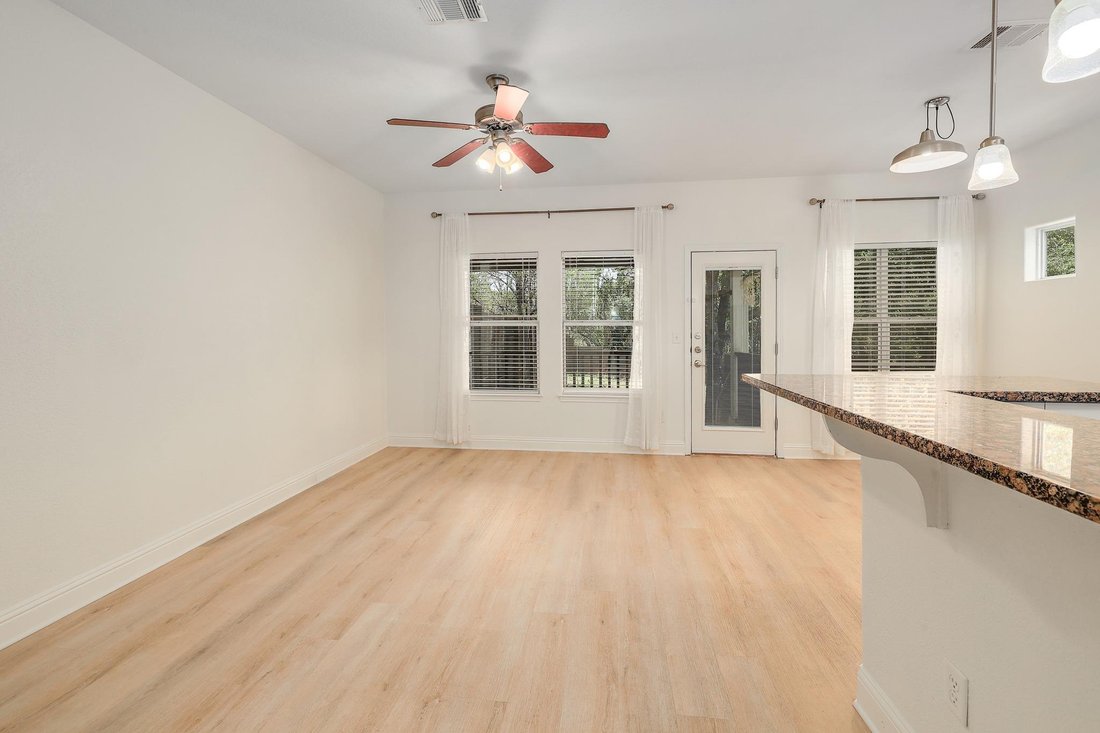 Condo in Austin, Texas, United States 4 - 18322944